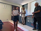Foto entrega certificados escuela-taller 'Quercus'